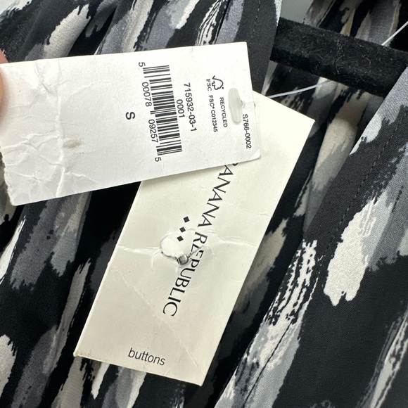 Banana Republic Satin Twist Neck Halter Top Sz S NWT - Picture 3 of 5